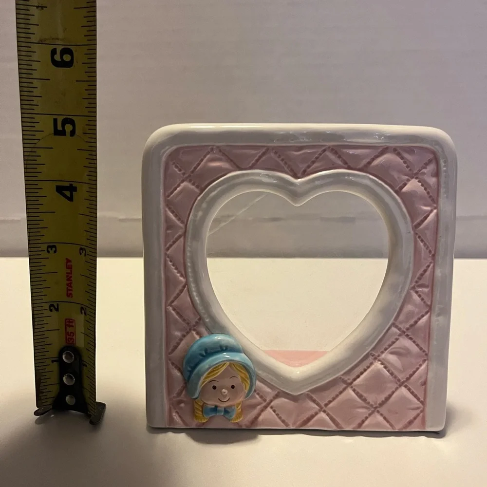 Pink Quilted Ceramic Vanity Set 
Valentine’s Day - Picture 10 of 14